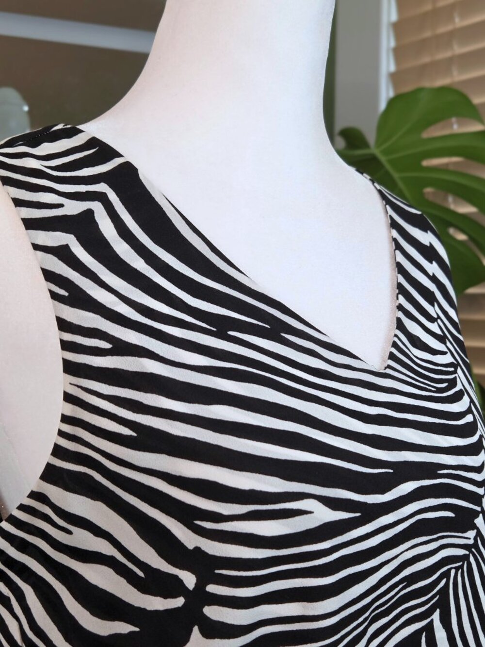 Ann Taylor Factory Zebra Tank Top Black White Animal Print | Size: XS